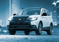 Mitsubishi привез в РФ юбилейный Outlander с двухцветным кузовом